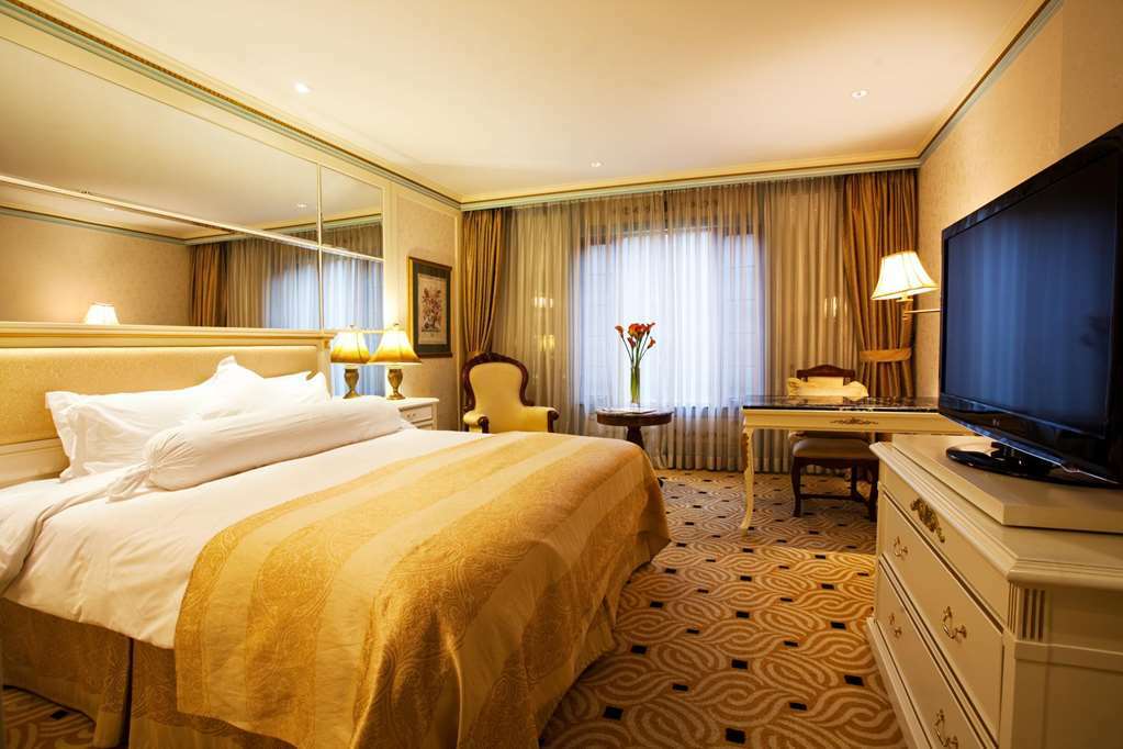 Grand Mercure Imperial Palace Hotel